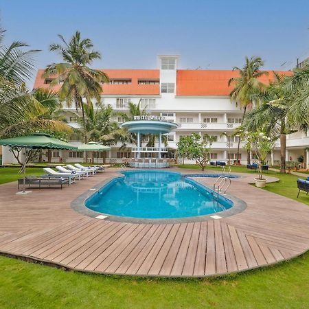 White Wharf Beach Resort Morjim Goa Eksteriør billede