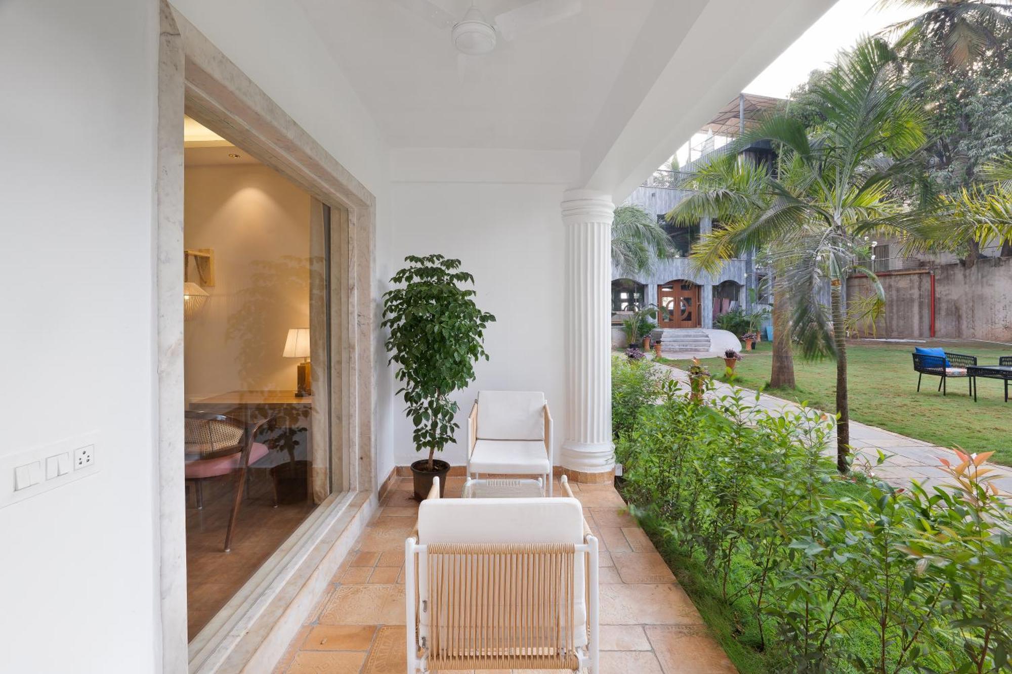 White Wharf Beach Resort Morjim Goa Eksteriør billede