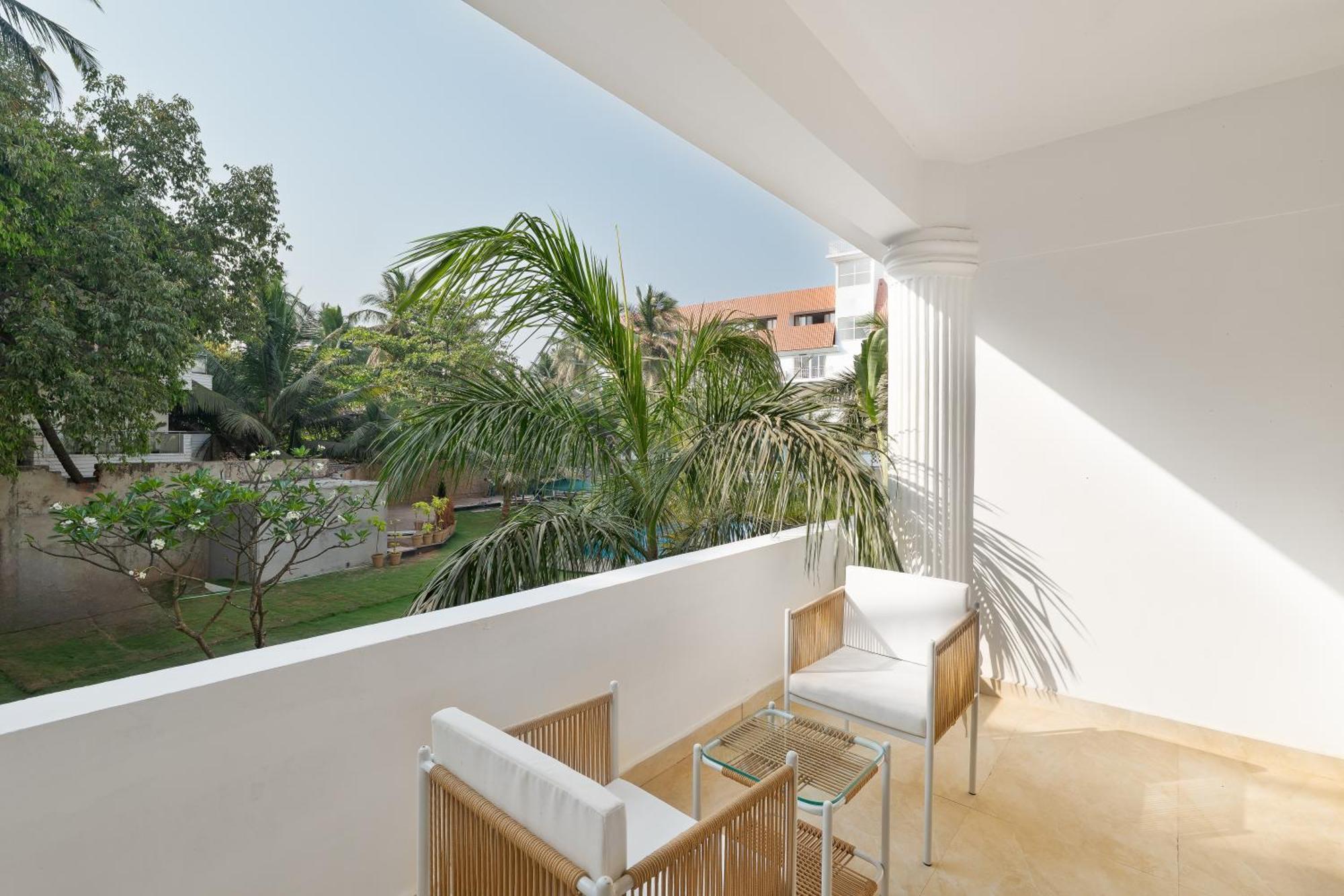 White Wharf Beach Resort Morjim Goa Eksteriør billede
