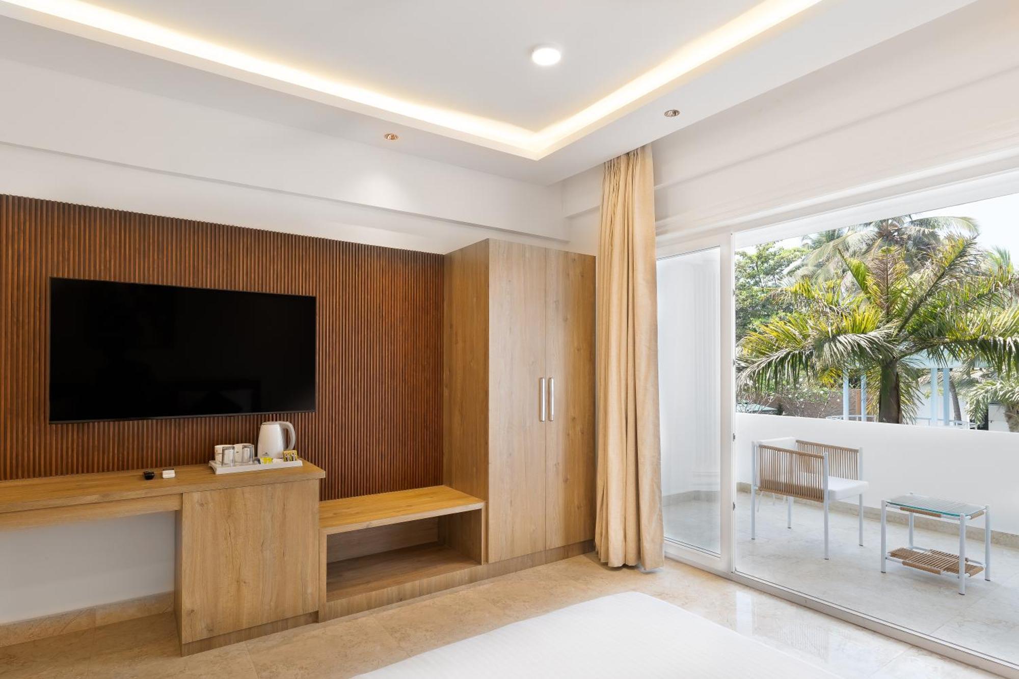 White Wharf Beach Resort Morjim Goa Eksteriør billede