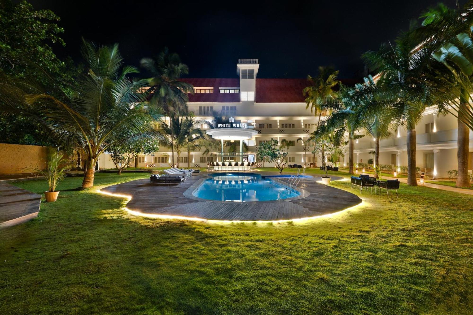 White Wharf Beach Resort Morjim Goa Eksteriør billede