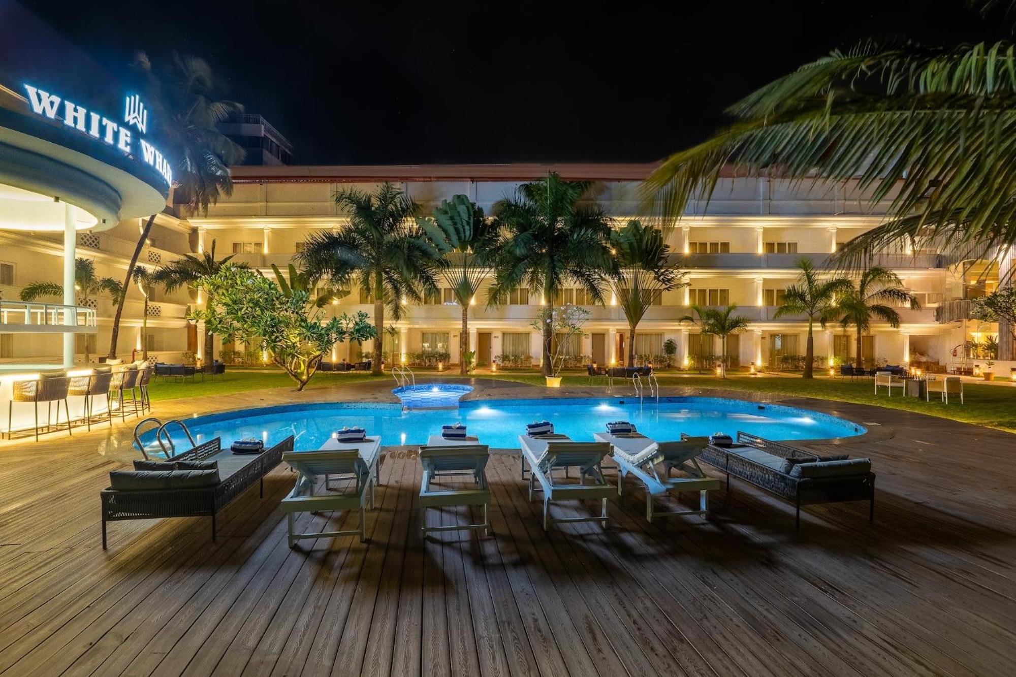 White Wharf Beach Resort Morjim Goa Eksteriør billede